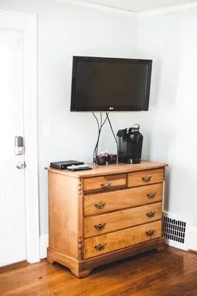 Oda, 1 En Büyük (King) Boy Yatak, Sigara İçilmez, Özel Banyo (Magnolia)