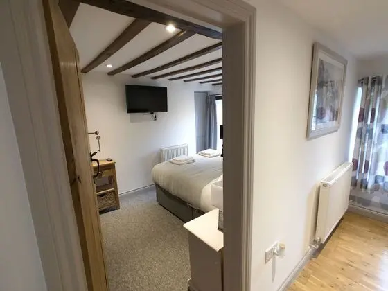 Tek Büyük Yataklı Oda (Grey Room)