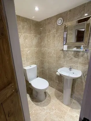 Tek Büyük Yataklı Oda (Grey Room)