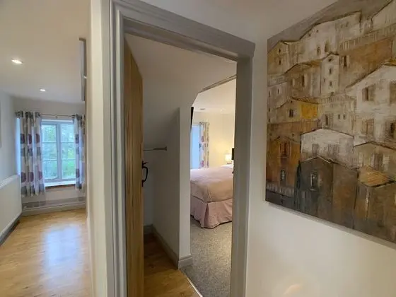 Tek Büyük Yataklı Oda (Pink Room)