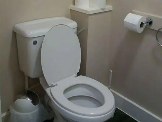 Üç Kişilik Oda, Özel Banyo (Across the Hall)