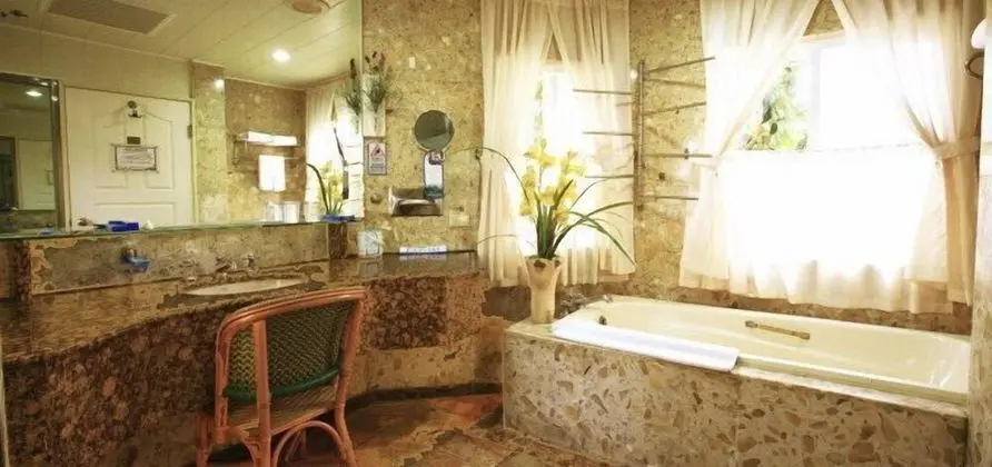 Honeymoon Tek Büyük Yataklı Oda