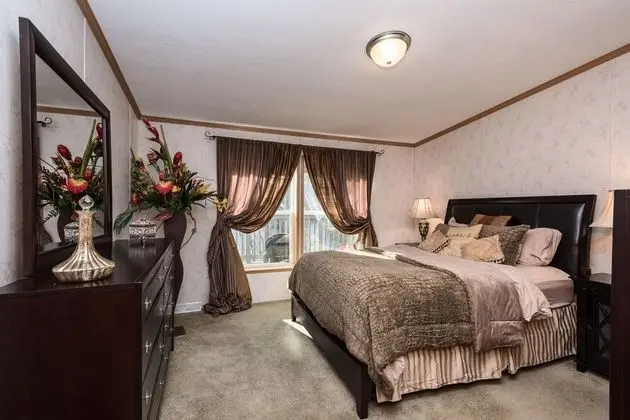 Romantic Ev, Göl Manzaralı