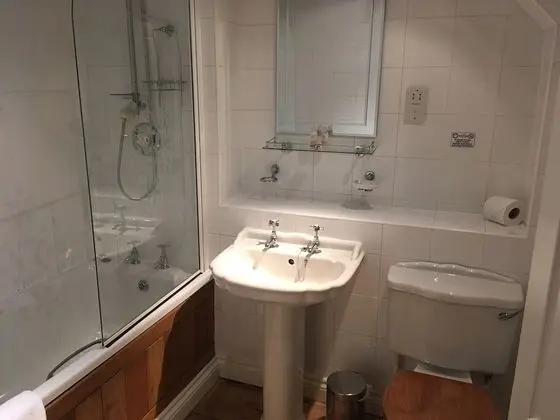 Classic Tek Büyük Yataklı Oda, Banyolu/Duşlu