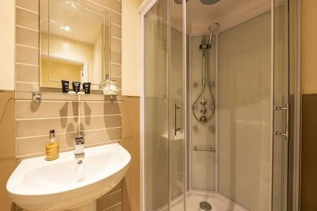 Superior Üç Kişilik Oda (Room 2 1st Floor)