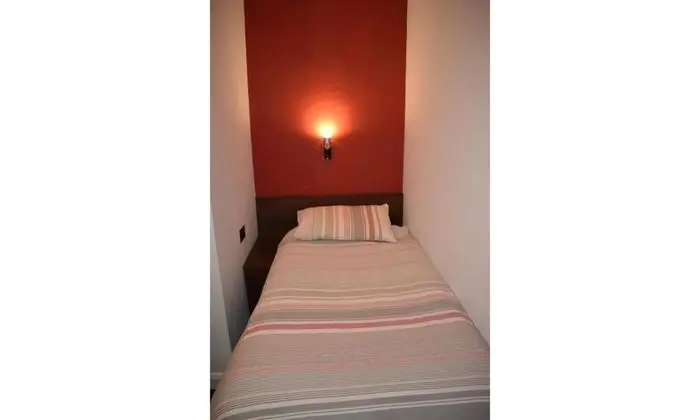 Tek Kişilik Oda, Ortak Banyo