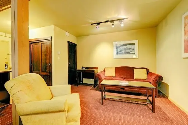 Suite, 2 Bedrooms with Stairs