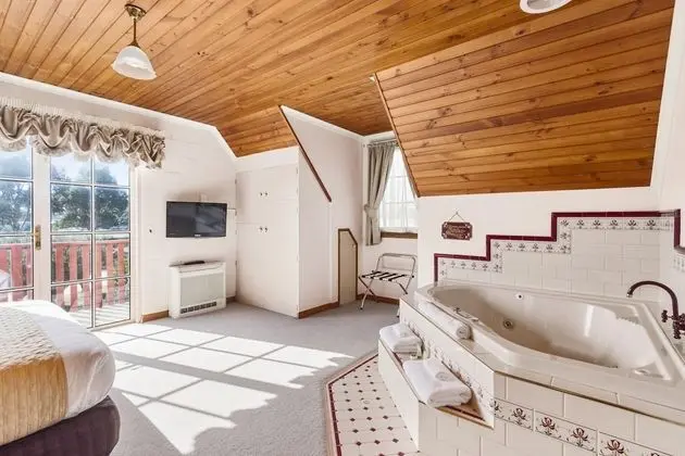 Kır Evi, 3 Yatak Odası, Sıcak Su Küveti, Koy Manzaralı