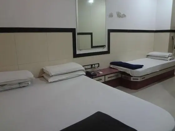 Deluxe Triple AC Room