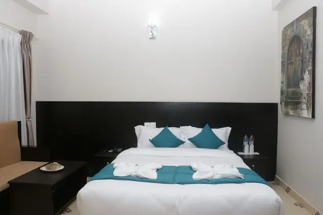 Deluxe Tek Büyük Yataklı Oda, 1 En Büyük (King) Boy Yatak, Sigara İçilebilir, Havuz Manzaralı