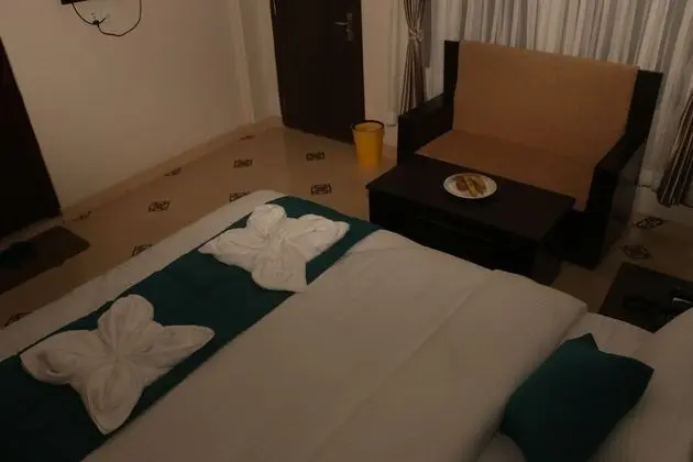 Deluxe Tek Büyük Yataklı Oda, 1 En Büyük (King) Boy Yatak, Sigara İçilebilir, Havuz Manzaralı
