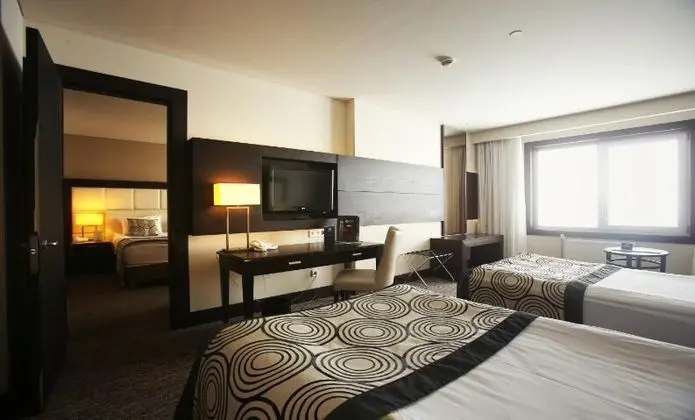 Aile Suite