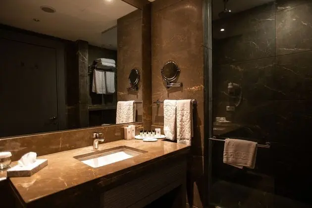 Junior Suit Banyo