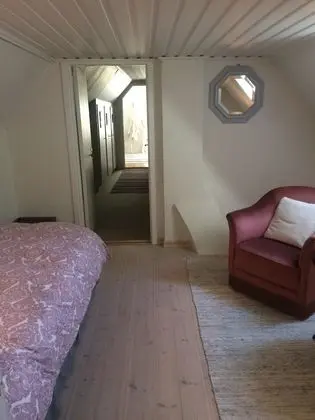 Double room (bed 160 cm), Private toilet, Shared shower, No children under 7 years old