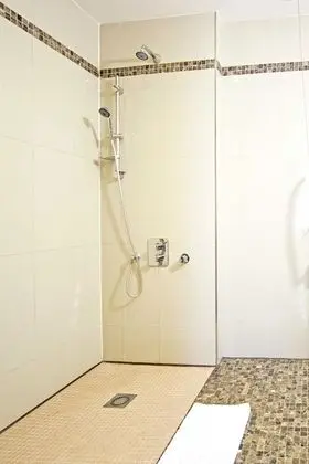 İki Ayrı Yataklı Oda, Özel Banyo
