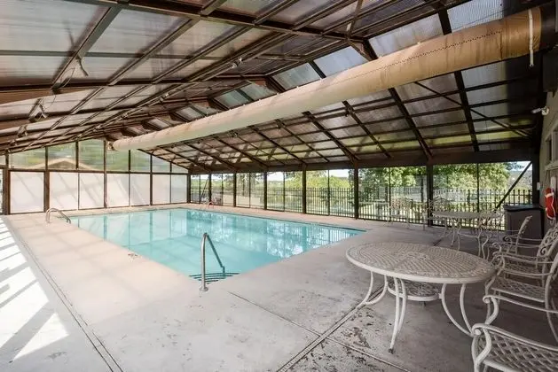 Daire (Sweet Clover - Indoor pool - HOT TUB )