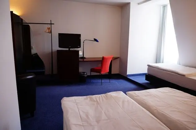 Comfort Tek Büyük Yataklı Oda