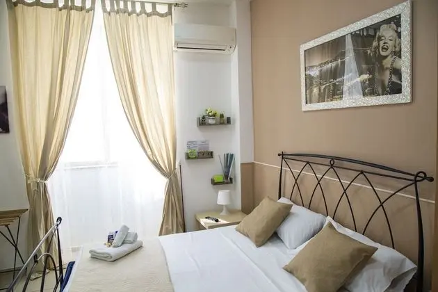 Classic Tek Büyük Yataklı Oda