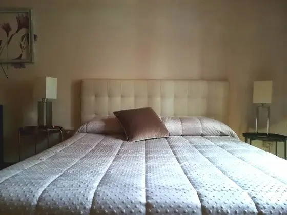 Dört Kişilik Oda, 1 Büyük (Queen) Boy Yatak ve Çekyat, Sigara İçilmez