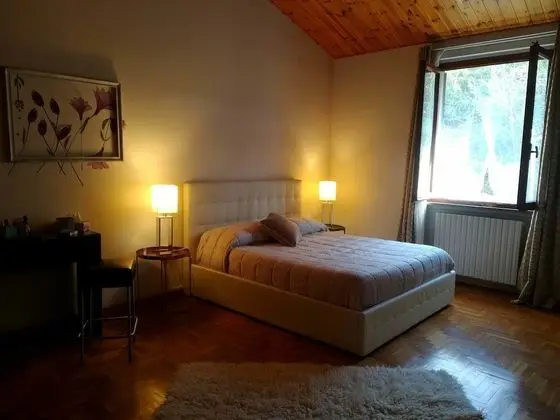 Dört Kişilik Oda, 1 Büyük (Queen) Boy Yatak ve Çekyat, Sigara İçilmez