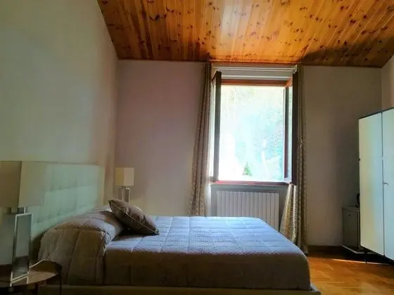 Dört Kişilik Oda, 1 Büyük (Queen) Boy Yatak ve Çekyat, Sigara İçilmez