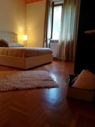 Dört Kişilik Oda, 1 Büyük (Queen) Boy Yatak ve Çekyat, Sigara İçilmez