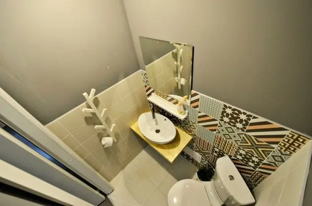 Tek Büyük Yataklı Oda, Ortak Banyo