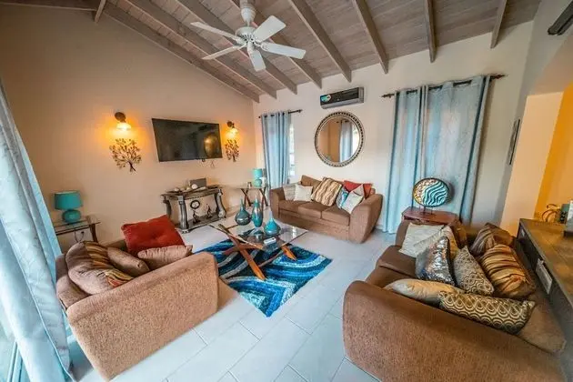 Villa, 3 Yatak Odası, Sıcak Su Havuzu