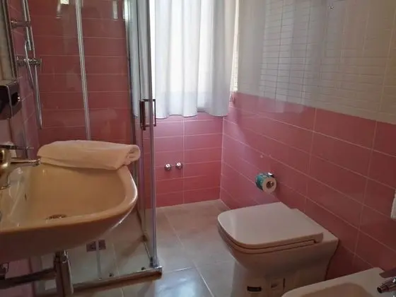 Classic Tek Büyük Yataklı Oda