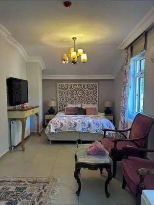 Tek Büyük Yataklı Oda, Sıcak Su Küveti