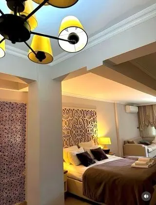 Tek Büyük Yataklı Oda, Sıcak Su Küveti