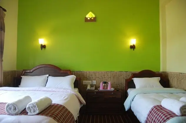 Deluxe Tek Büyük Yataklı Oda, Teras, Tepe Manzaralı
