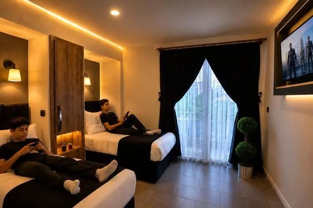 Süit Aile Odası Manzarasız Oda