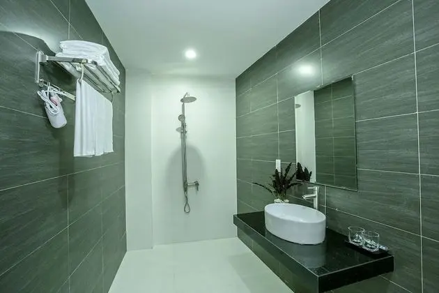 Deluxe Üç Kişilik Oda, Bahçe Manzaralı