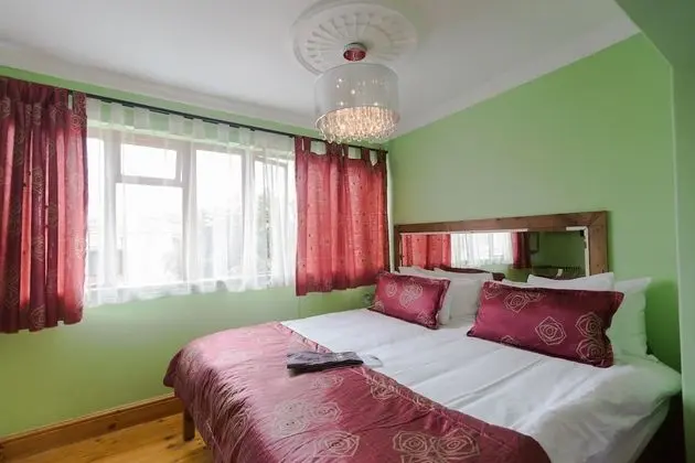 Sweet Lemon Budget Room