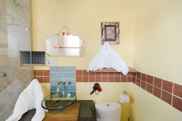 Sweet Lemon Budget Room