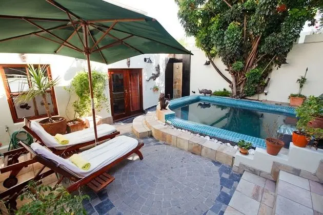 Sweet Lemon Budget Room