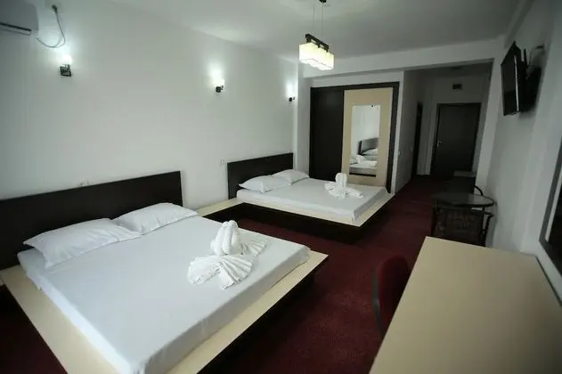 Dört Kişilik Oda, Kanal Manzaralı