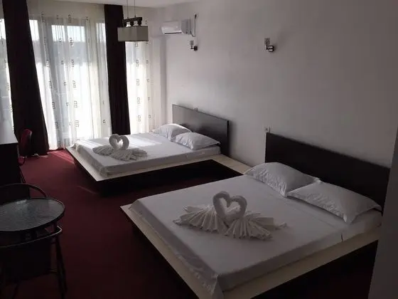 Dört Kişilik Oda, Kanal Manzaralı
