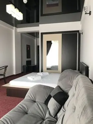 Üç Kişilik Oda, Deniz Manzaralı