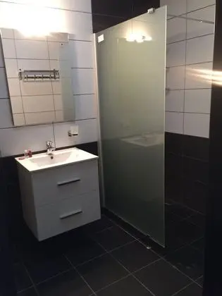 Üç Kişilik Oda, Deniz Manzaralı