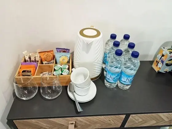 Premium Tek Büyük Yataklı Oda, Sigara İçilmez, Kısmi Deniz Manzaralı