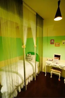 Üç Kişilik Oda, Veranda (Green Light Rainbow)