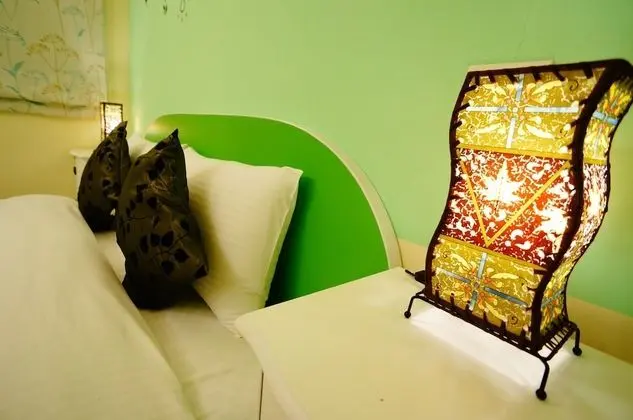 Üç Kişilik Oda, Veranda (Green Light Rainbow)