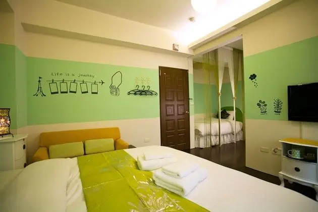 Üç Kişilik Oda, Veranda (Green Light Rainbow)