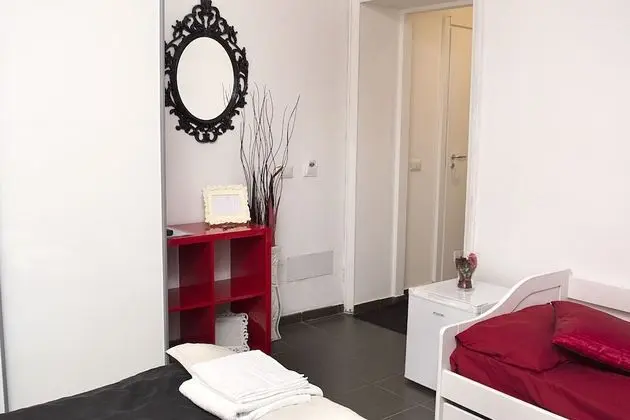 Üç Kişilik Oda