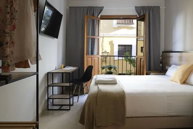 Tek Büyük veya İki Ayrı Yataklı Oda, Balkon