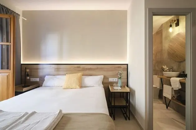 Tek Büyük veya İki Ayrı Yataklı Oda, Balkon