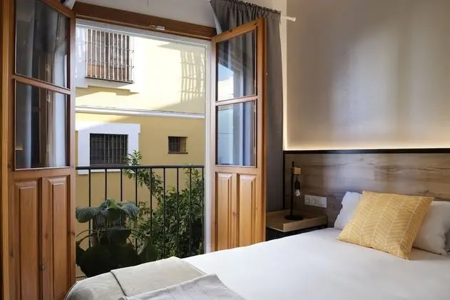 Tek Büyük veya İki Ayrı Yataklı Oda, Balkon