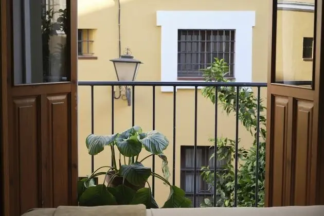 Tek Büyük veya İki Ayrı Yataklı Oda, Balkon